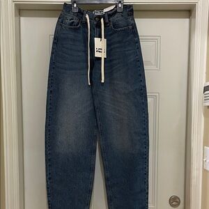 KBB BY KAHLANA BARREL JEANS Sz 0 Mid Rise NWT